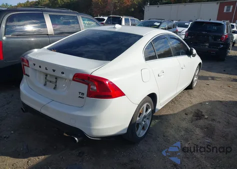 2013 Volvo S60 T5 из США, поврежденный, VIN YV1612FH2D2206926